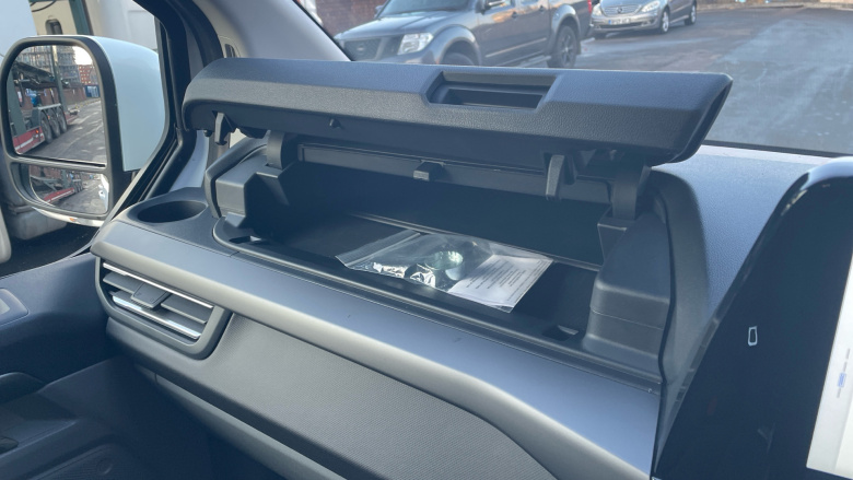 Ford Tourneo Custom 320 L1 Diesel Fwd 2.0 EcoBlue 136ps H1 Titanium 8 seater Auto